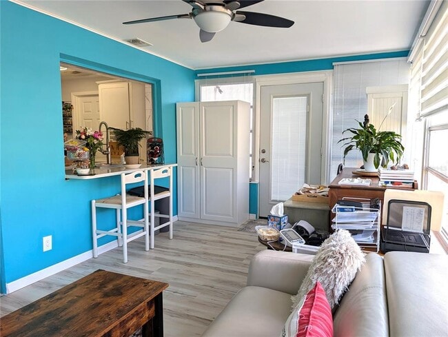 Building Photo - 3833 101st Terrace N