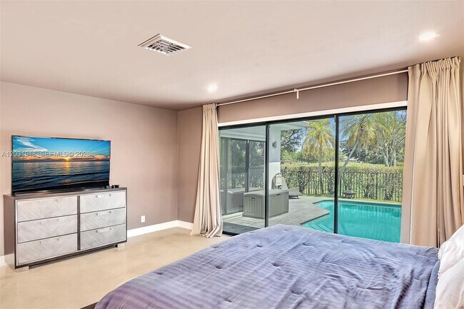Building Photo - 5602 S Travelers Palm Ln