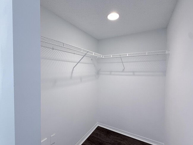 Building Photo - 4175 N Haverhill Rd