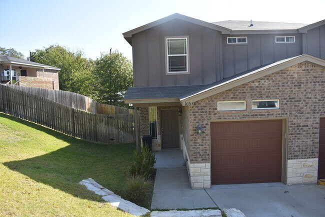 Building Photo - 105 Stone Canyon Ct