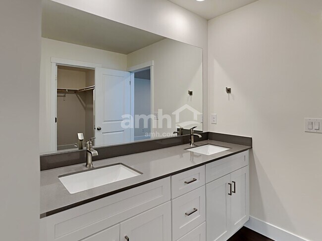 Building Photo - 4043 Bold Stripe Ave