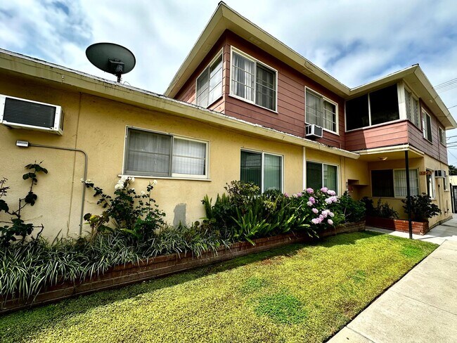 Building Photo - 5721-5723 Tilden Avenue