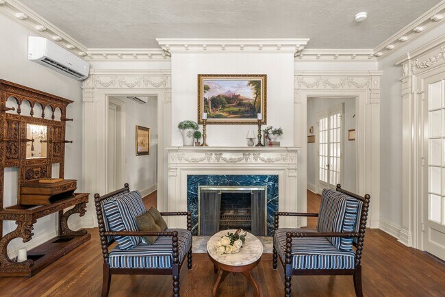 Building Photo - All-Utilities-Included Studio in Historic Bristol Manor | Pet Friendly