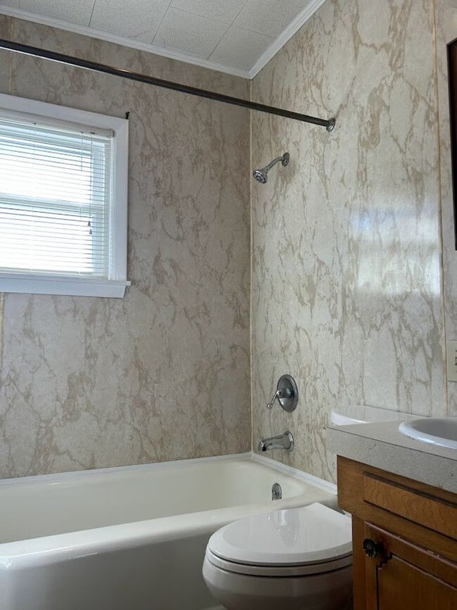 Building Photo - Charming 2 Bedroom Home with Stunning Views