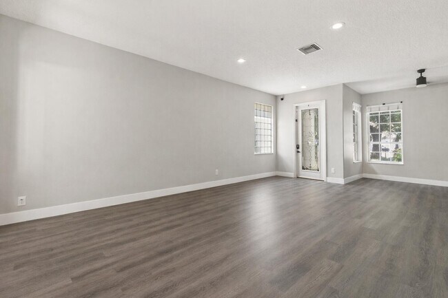 Building Photo - 4166 Wellington Shores Dr