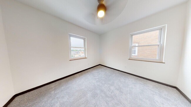 Building Photo - Parma - 2 Bedroom Apartment