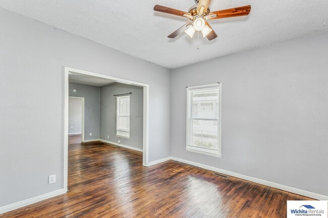 Primary Photo - 3 bedroom 1.5 bath home