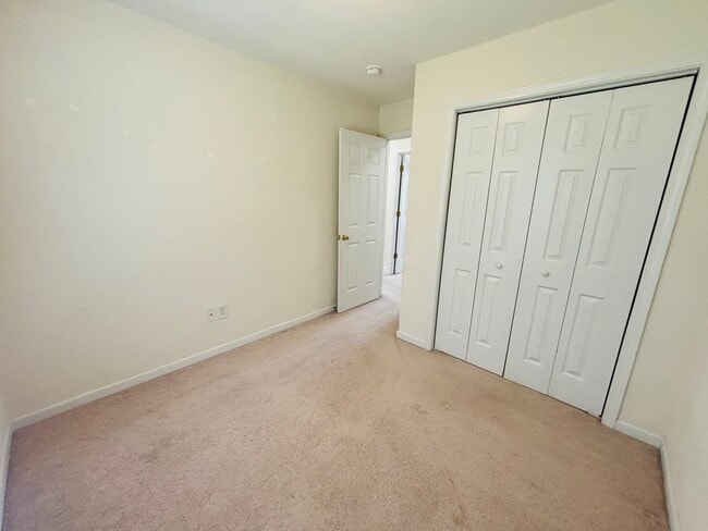 Building Photo - 255 Windsor Dr NW