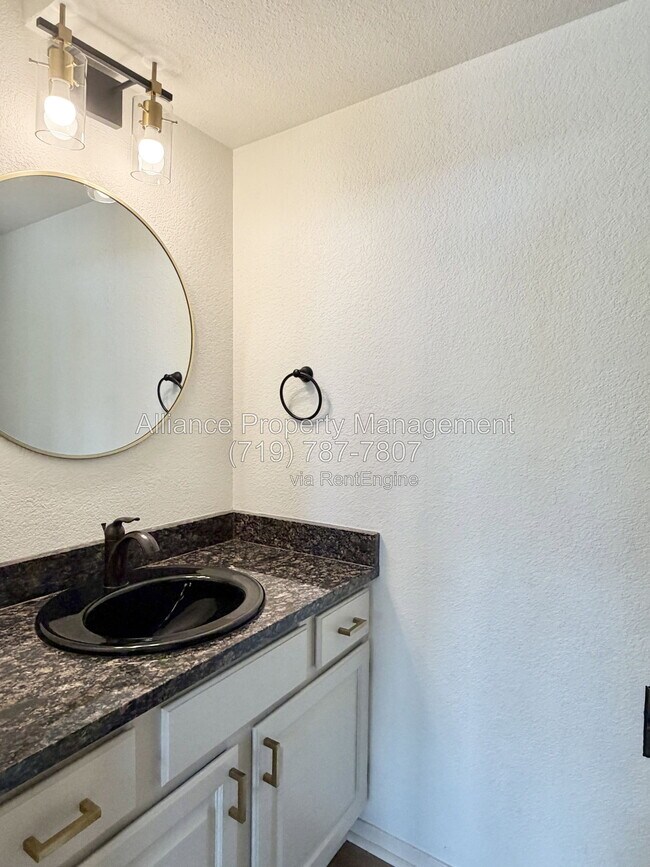 Building Photo - 1755 Smoke Ridge Dr