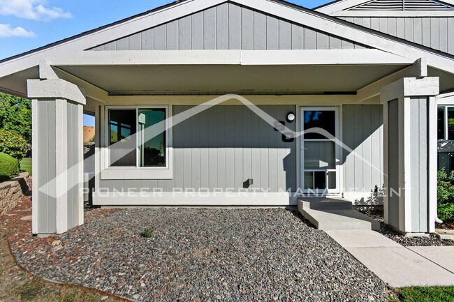 Building Photo - 8762 Chase Dr