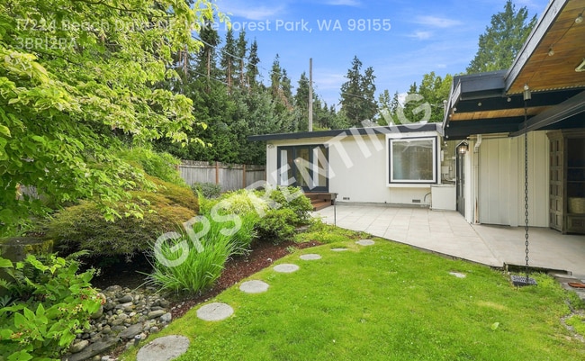 Building Photo - 17224 Beach Dr NE