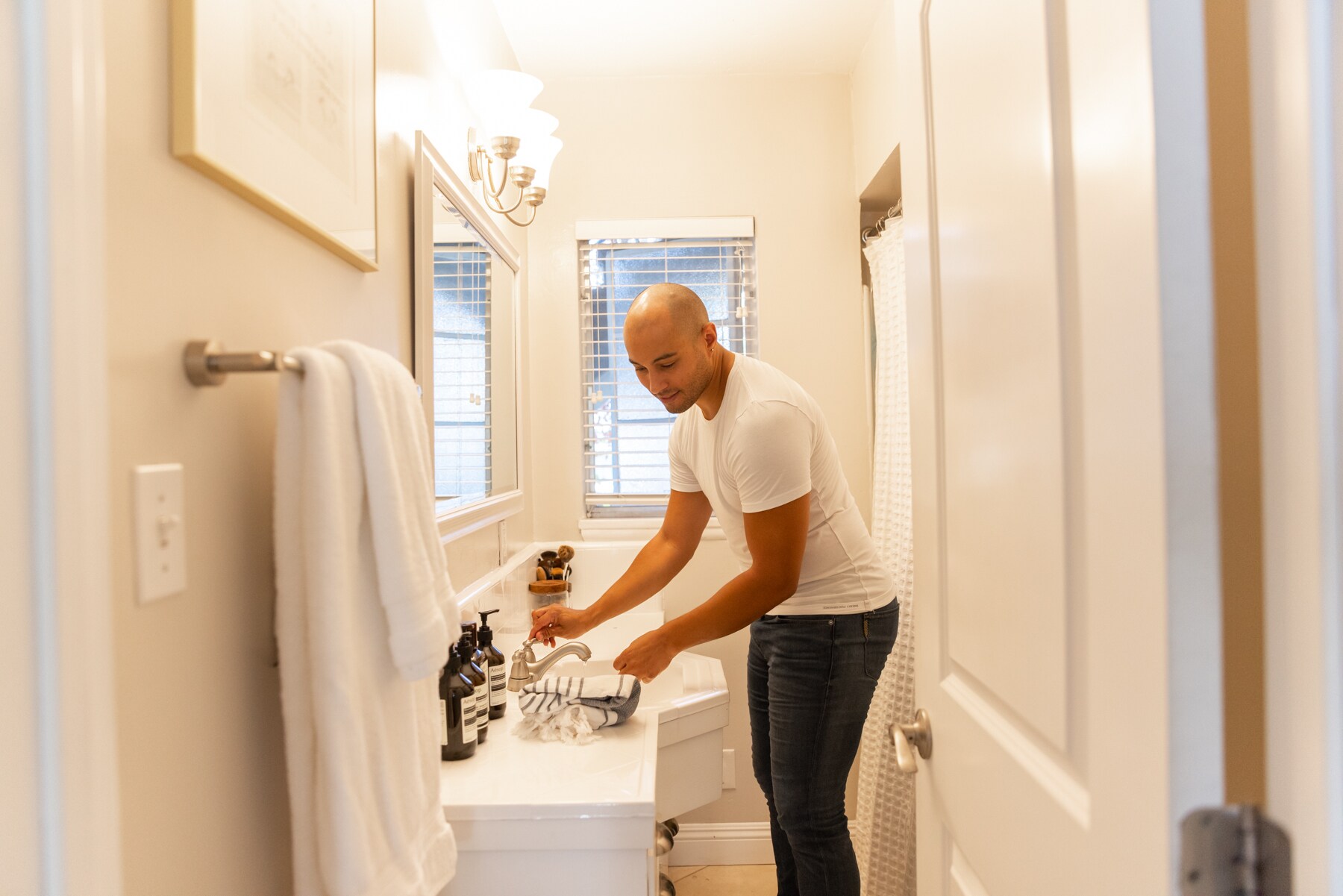 Building Photo - 1119 N Sweetzer Ave