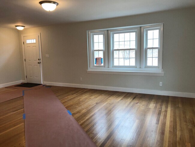 Building Photo - 286 Lagrange St