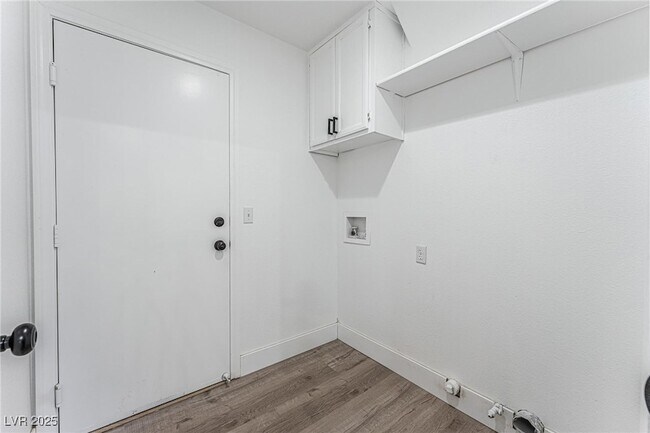 Building Photo - 519 Hall of Fame Dr