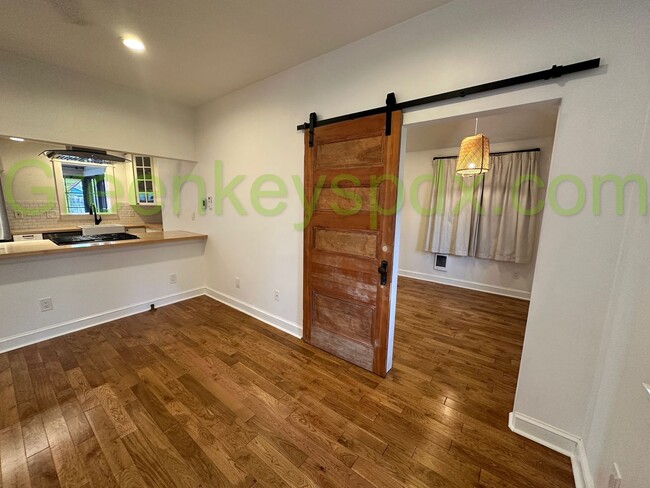 Building Photo - Sleek and modern 1-bedroom house in Arbor ...