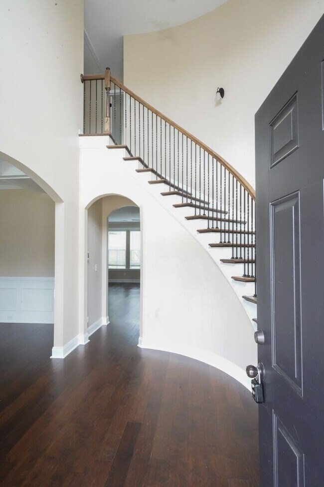 Building Photo - Available Now!