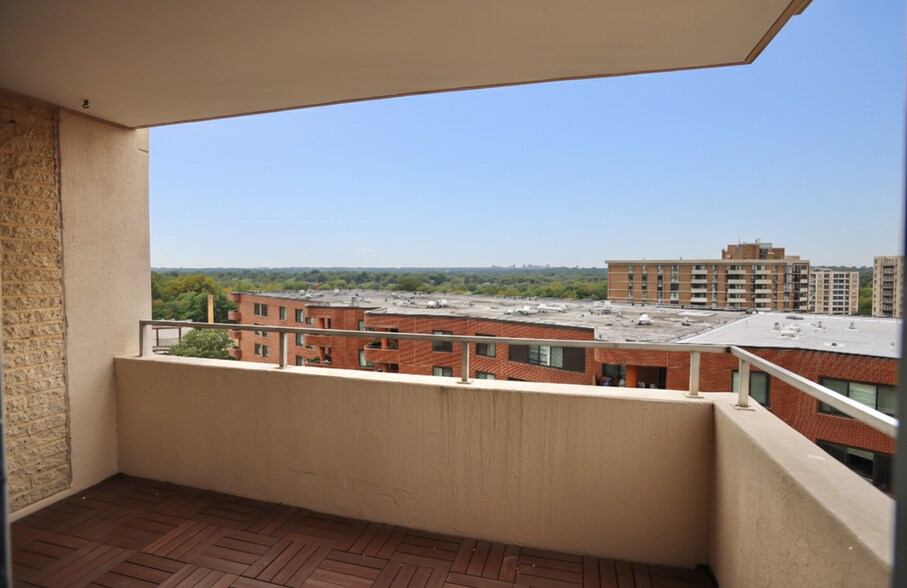 Building Photo - 5500 Friendship Blvd