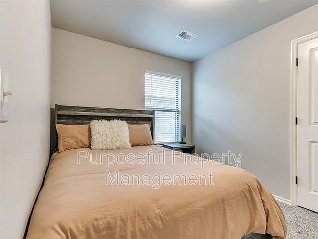 Building Photo - 8701 Ricard Dr