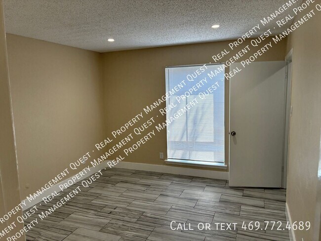 Building Photo - 4641 Country Creek Dr