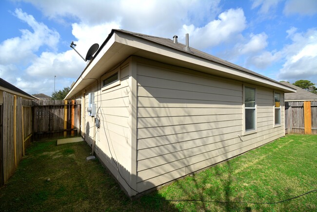 Building Photo - 12010 Gregory Crossing Way