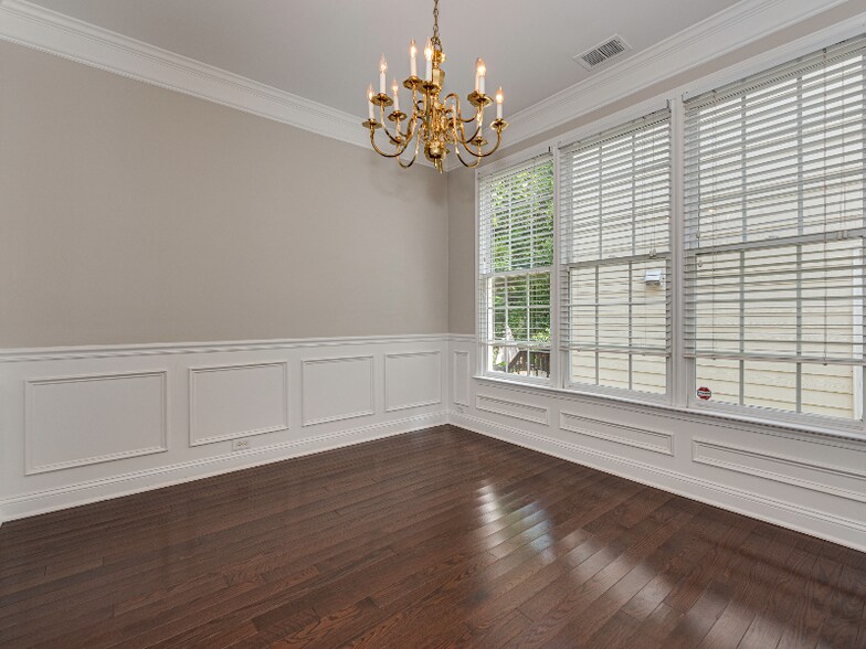 Building Photo - 2124 Sablewood Dr