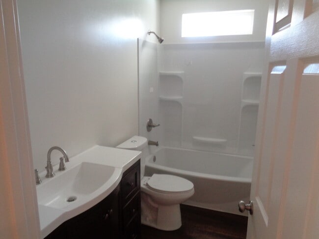 Building Photo - 357