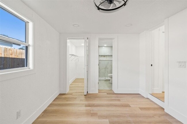 Building Photo - 4606 W Paxton Ave