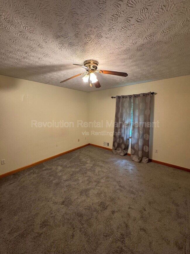 Building Photo - 175 Highland Cir