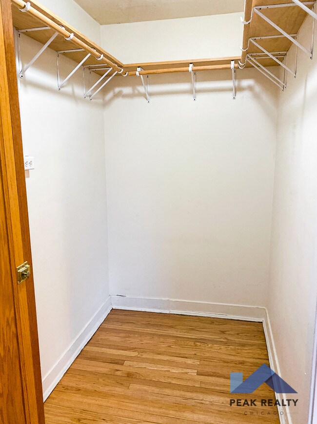 Building Photo - 4625-35 N. Winchester Ave.