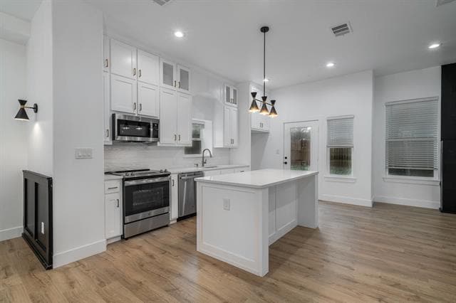 Building Photo - 406 Wolfe St