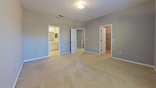 Building Photo - Renovated Condo in the heart of Mandarin