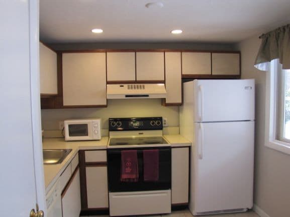 Building Photo - 183 Highwood Dr.