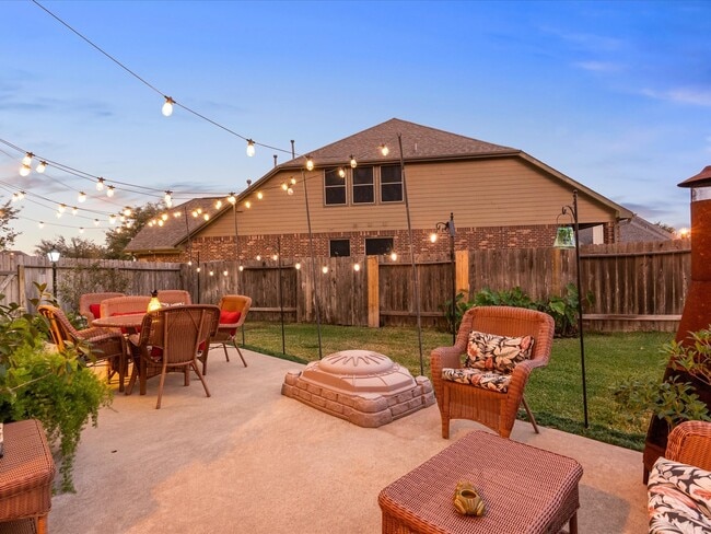 Building Photo - 6303 Wood Creek Ln
