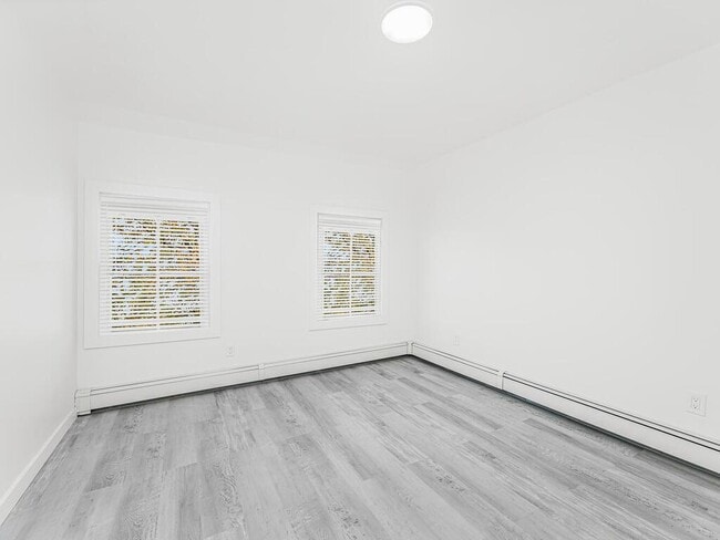 Building Photo - 136 Cortlandt St