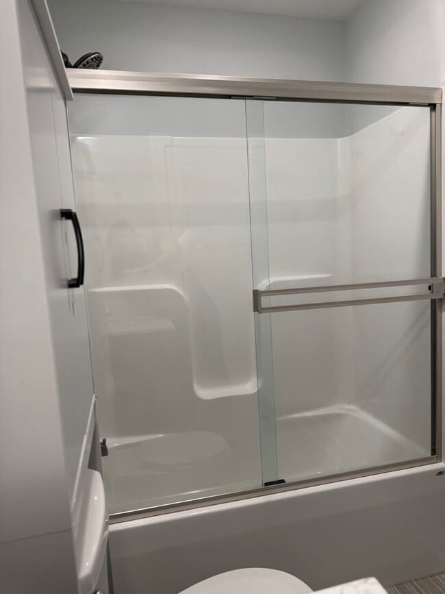 Building Photo - Oak Grove