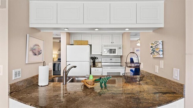 Building Photo - 1700 Cove II Pl