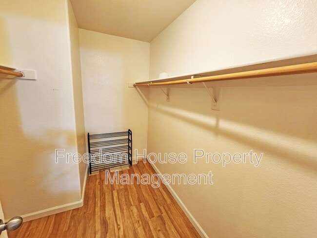 Building Photo - 1700 Sycamore Ave
