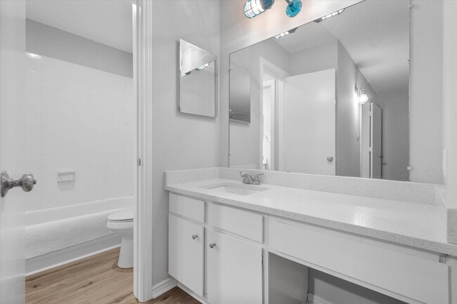 Upstairs Bathroom with Two Vanities - 1095 Roaring Springs Rd