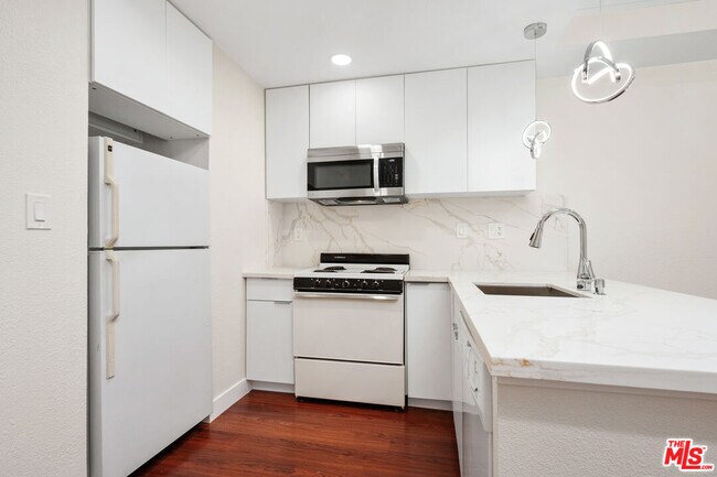 Building Photo - 1440 Veteran Ave