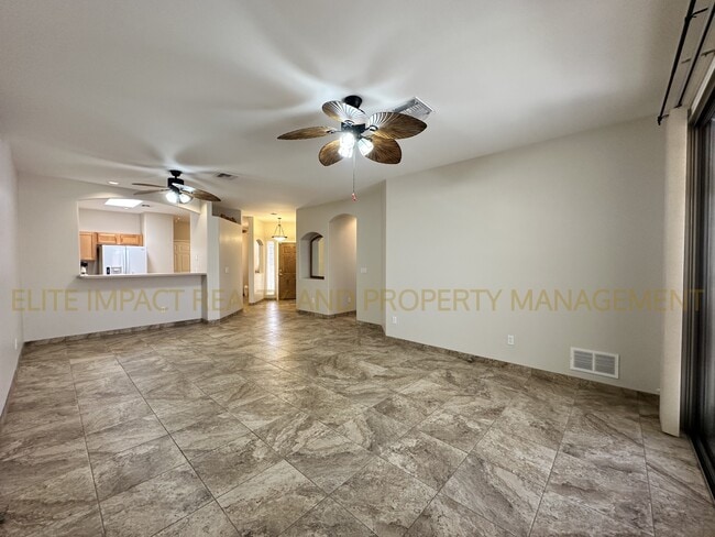 Building Photo - 585 W Deerview Ct