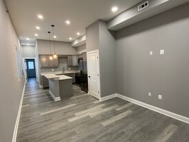 Building Photo - 414 S Conkling St