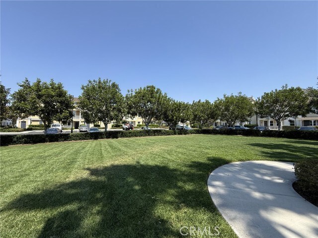Building Photo - 424 Silk Tree