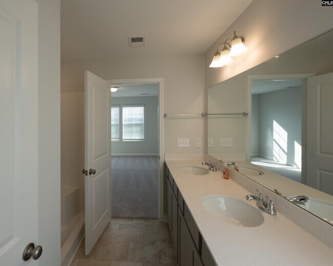 Building Photo - 925 S Desert Orch Ln