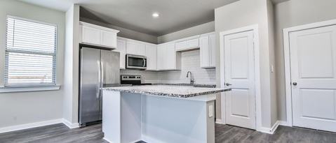 Building Photo - 208 Lake Ct