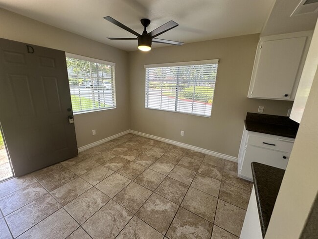 Building Photo - 9940 Highland Ave