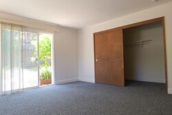 Building Photo - 636 Eastview Way