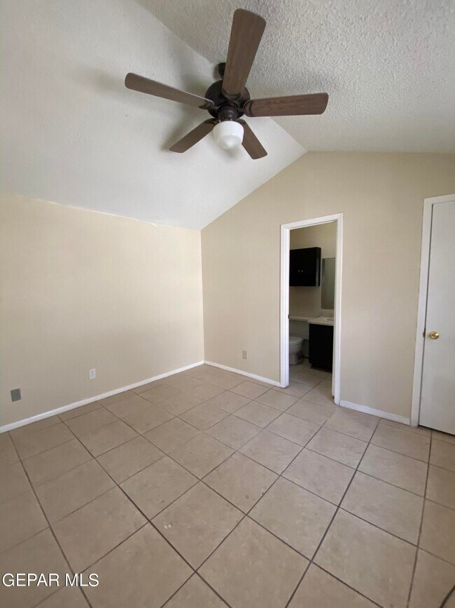 Building Photo - 823 Montera Rd