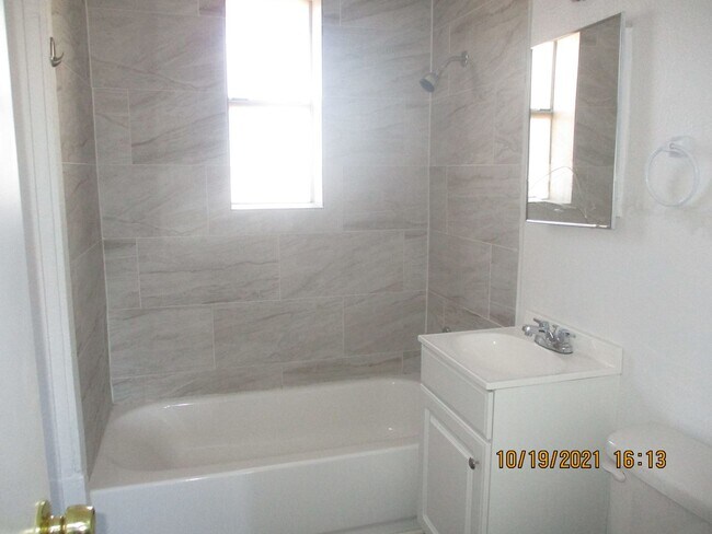 Building Photo - 540 North Ave