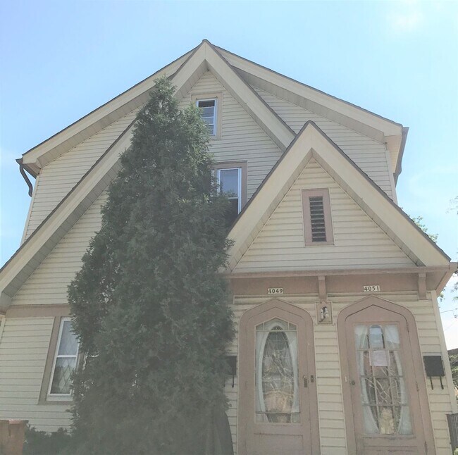 Primary Photo - 4049 N Elmhurst Rd