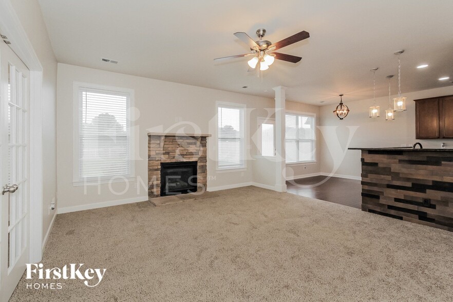 Building Photo - 162 Wellshire St